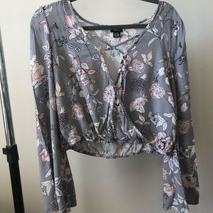 Rue 21 long Sleeve Flower Top